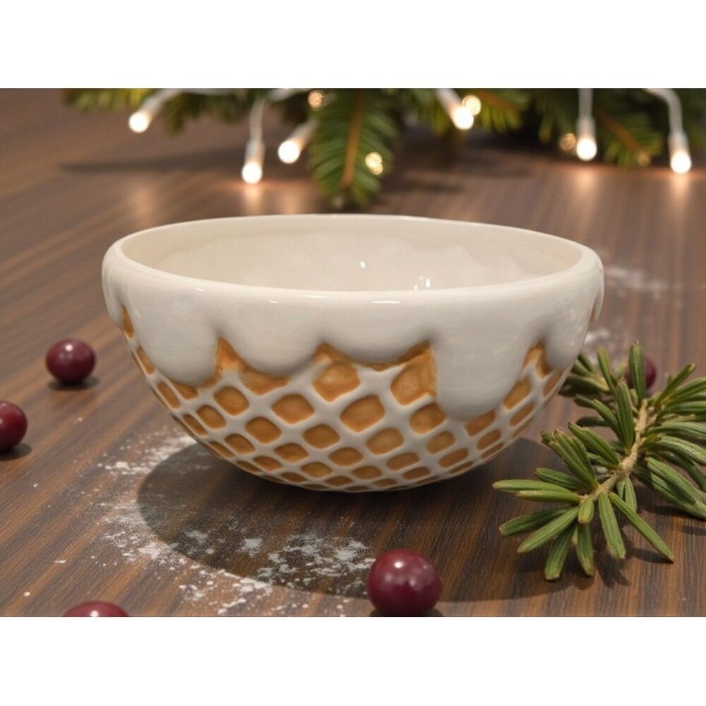 New Brown Christmas Holiday Waffle Cone W/ Ice Cream Serving Kitchen Salad Bowl
